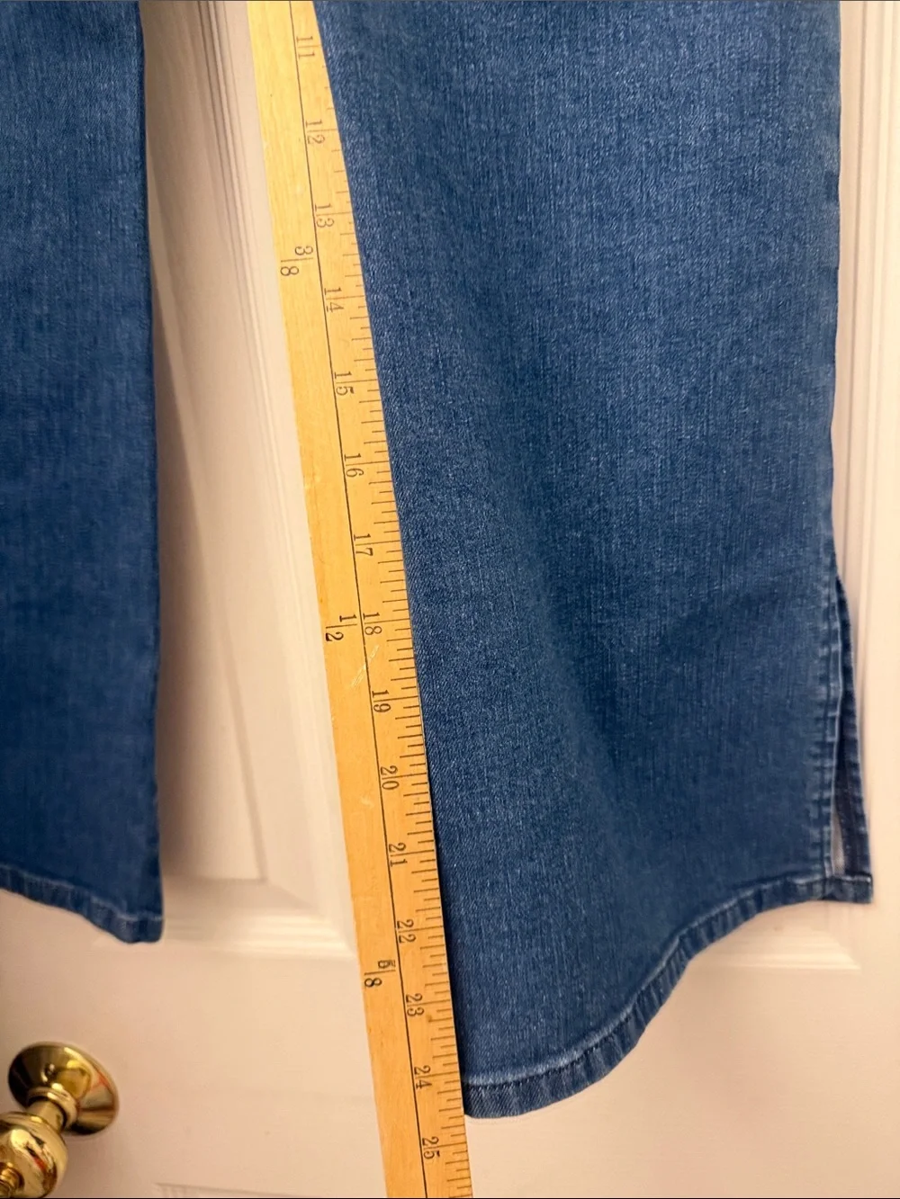 Michael Kors Size 2 Vintage Cropped Flared Jeans Split Hem Med. Wash Stretch 2
